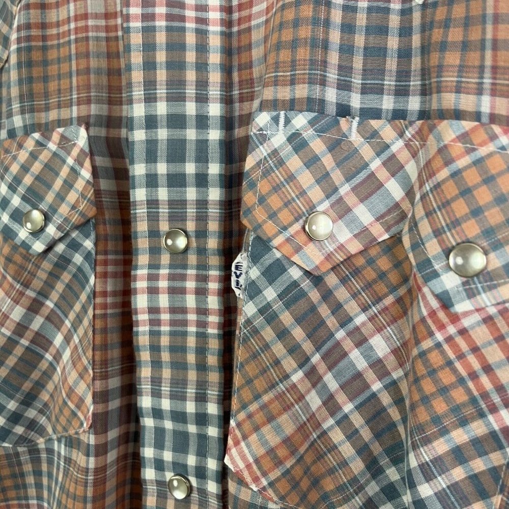 Levi's Men's Plaid Button-Down Shirt in Blue and Brown - Picture 2 of 8